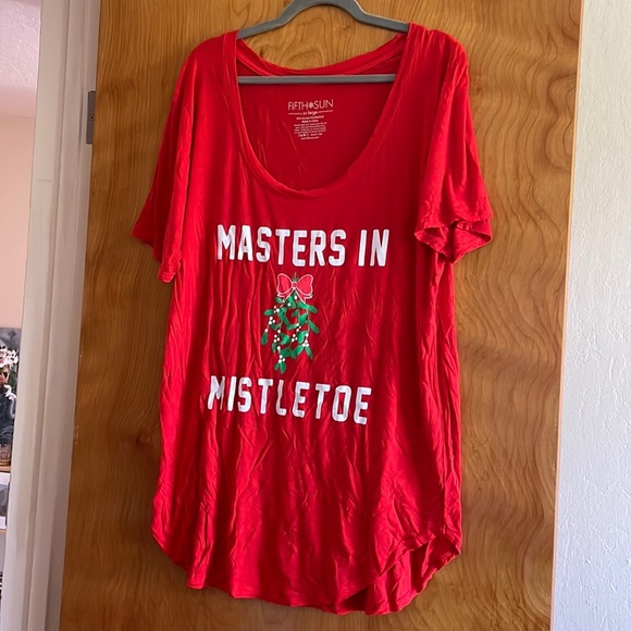Fifth Sun Christmas womens Nightshirt Masters In Mistletoe Solid Red XL - Picture 1 of 3